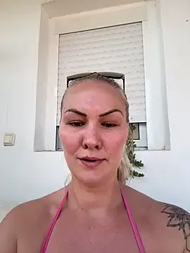 PollyElfi – webcam model profile photo Image 5