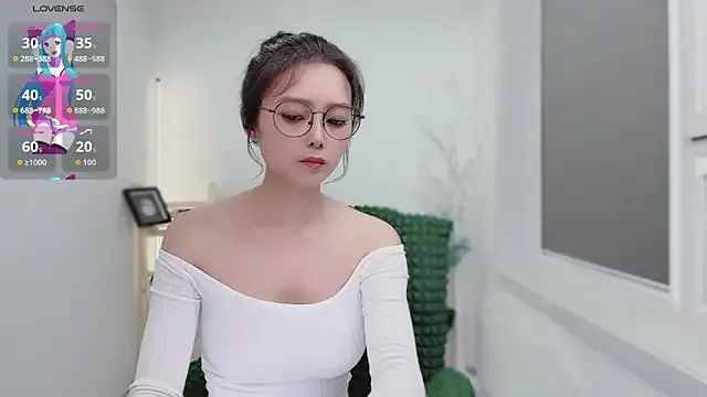 Madelynn – webcam model profile photo Image 11