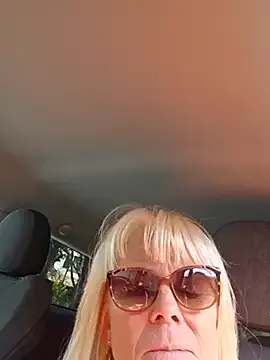 KetrinLove – webcam model profile photo Image 2