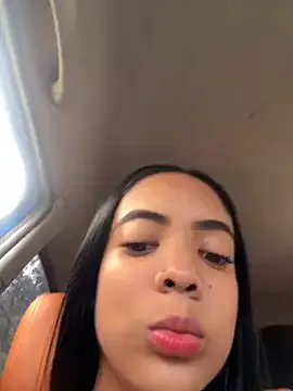 MadelineLane – webcam model profile photo Image 14