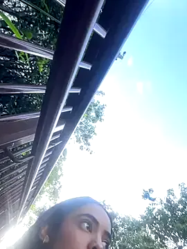 MadelineLane – webcam model profile photo Image 19