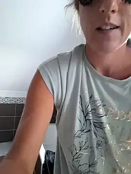 Jane – webcam model profile photo Image 13