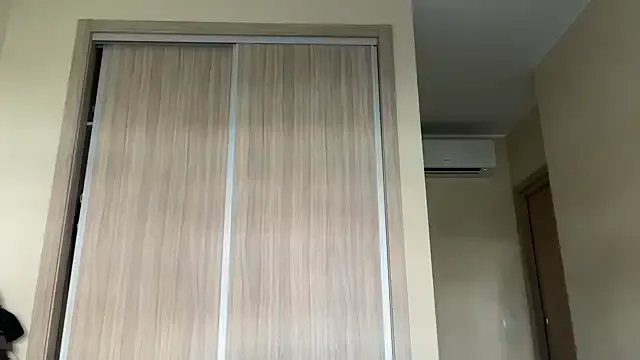 JessieLiu – webcam model profile photo Image 4