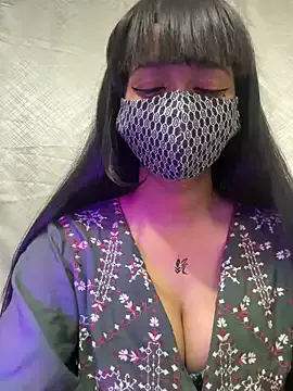 SherineNorth – webcam model profile photo Image 11