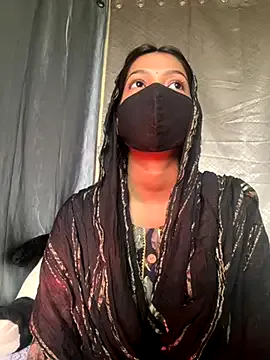 SherineNorth – webcam model profile photo Image 4