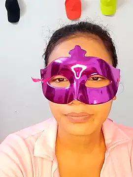 AishaHart – webcam model profile photo Image 3