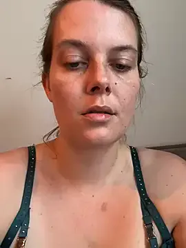 KateGale – webcam model profile photo Image 2