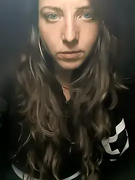 GinaSalvatore – webcam model profile photo Image 5