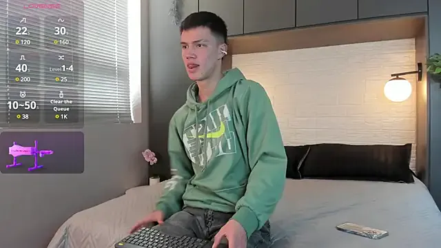 Zoluszka – webcam model profile photo Image 2