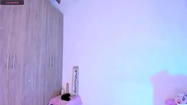 Nicol_ofi24 – webcam model profile photo