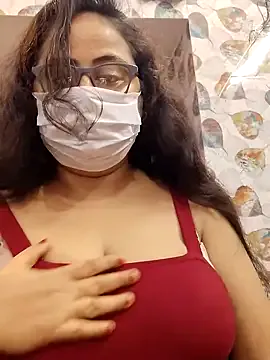 Dolce – webcam model profile photo Image 10