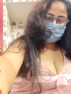 Dolce – webcam model profile photo Image 9