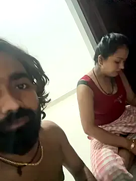 LaraCharm – webcam model profile photo Image 2