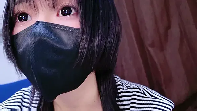 LT-333 – webcam model profile photo Image 14