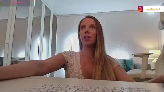 MelinaLuviani – webcam model profile photo Image 12