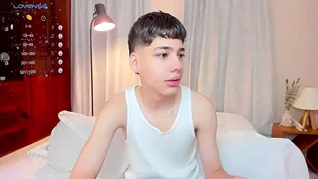 KateGale – webcam model profile photo Image 15