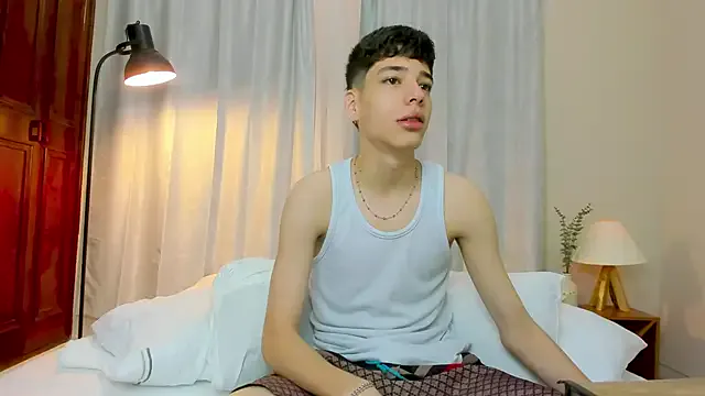 KateGale – webcam model profile photo Image 2