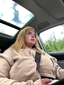 EsmeBrowm – webcam model profile photo Image 2