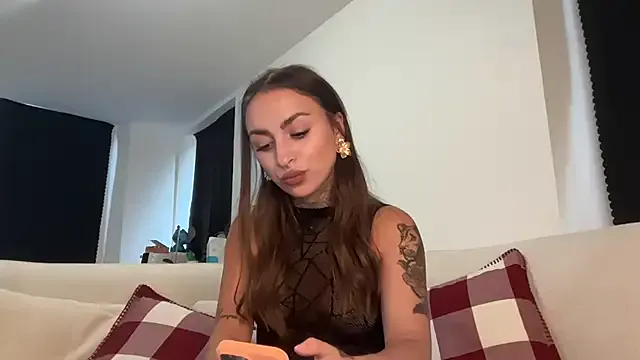 PaulinaGiovanni – webcam model profile photo Image 9