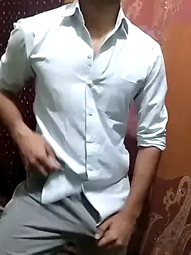 OopsHard – webcam model profile photo