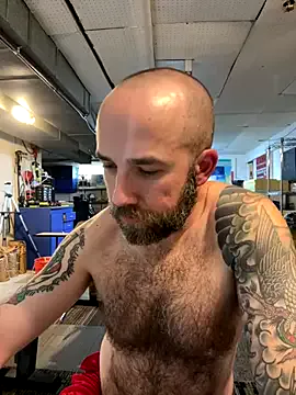 AishaHart – webcam model profile photo Image 8