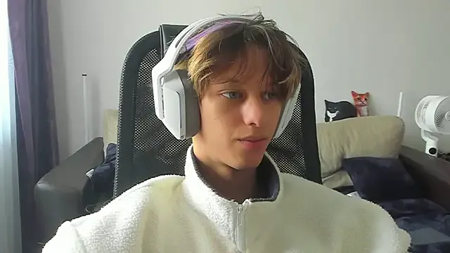 AyshaConnor – webcam model profile photo Image 13