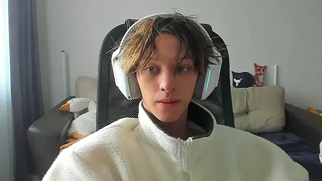 AyshaConnor – webcam model profile photo Image 14