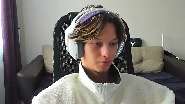 AyshaConnor – webcam model profile photo Image 17