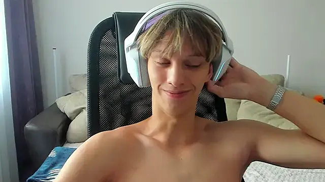 AyshaConnor – webcam model profile photo Image 2