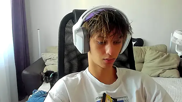 AyshaConnor – webcam model profile photo Image 3