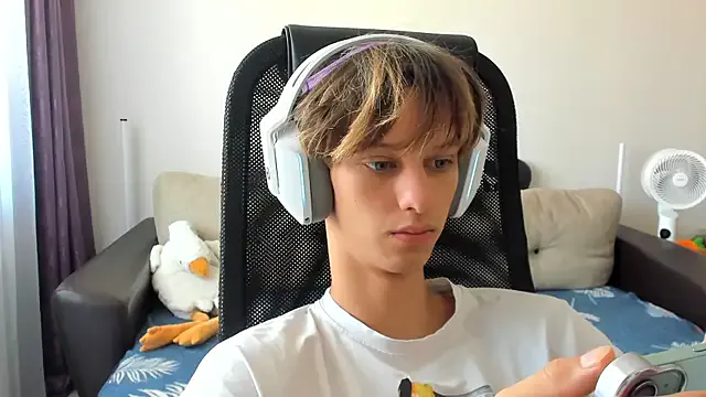 AyshaConnor – webcam model profile photo Image 8