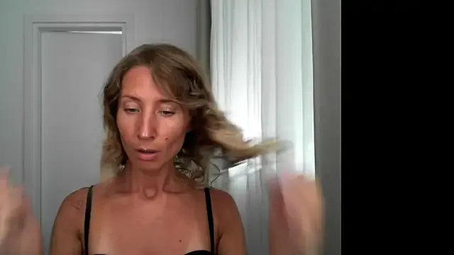 Anisyia – webcam model profile photo Image 6