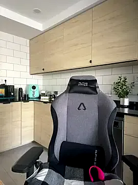 Kelly – webcam model profile photo Image 16