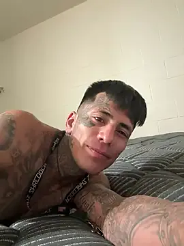 Dolce – webcam model profile photo Image 2