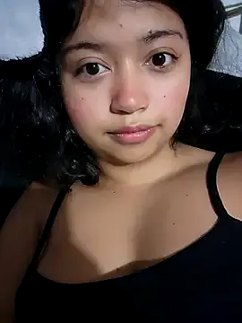 Brilliant-Kiss – webcam model profile photo Image 11