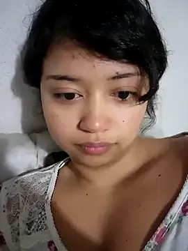 Brilliant-Kiss – webcam model profile photo Image 16