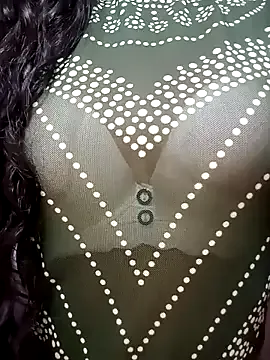 MiraKova – webcam model profile photo Image 8