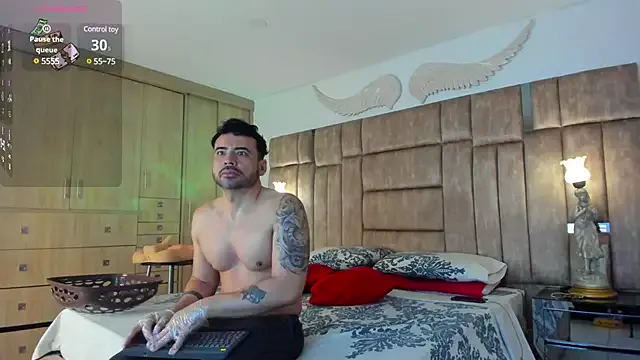 Dolce – webcam model profile photo Image 2