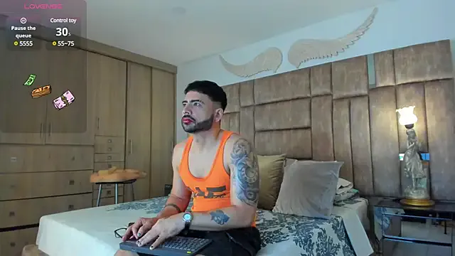 Dolce – webcam model profile photo Image 5