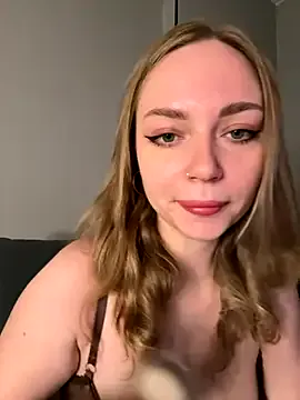 Tella_dream – webcam model profile photo Image 4