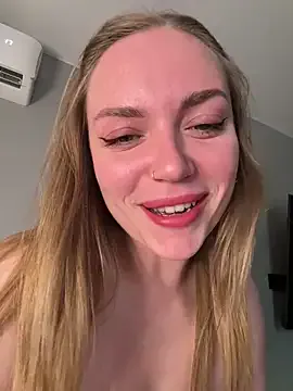 Tella_dream – webcam model profile photo Image 6