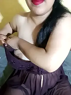 Bella – webcam model profile photo Image 11