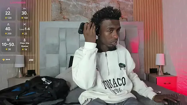 Carine – webcam model profile photo Image 16