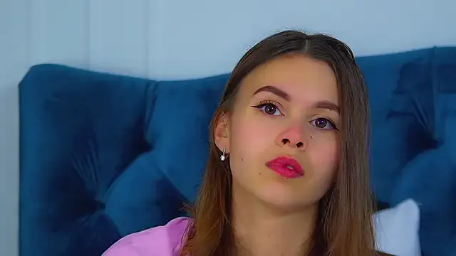 Dolce – webcam model profile photo Image 15