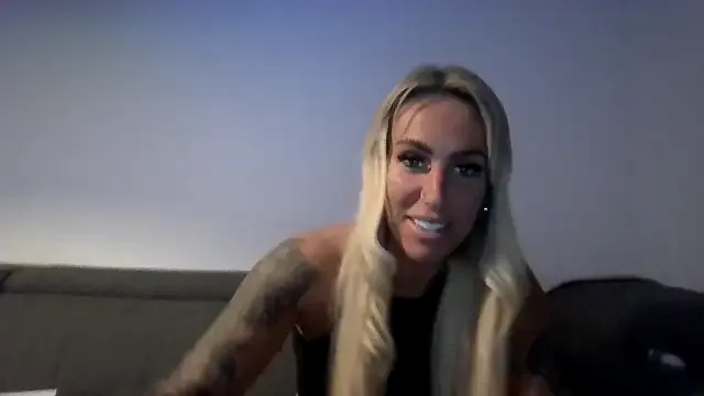 Scarlett – webcam model profile photo Image 16