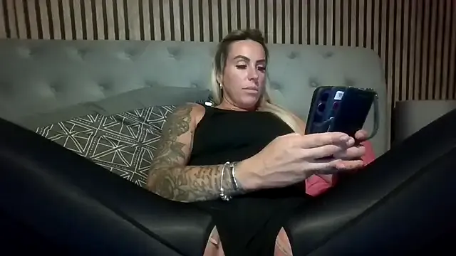 Scarlett – webcam model profile photo Image 7