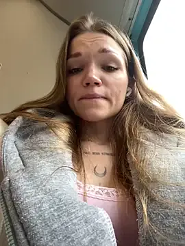 MelinaLuviani – webcam model profile photo Image 16