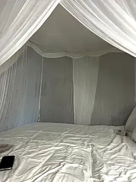 Skyller – webcam model profile photo Image 15