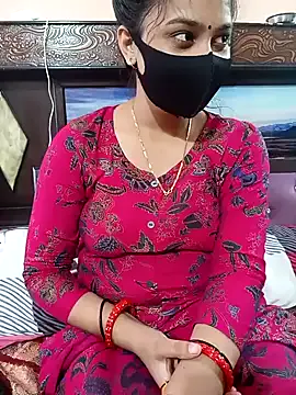 Dolce – webcam model profile photo Image 3