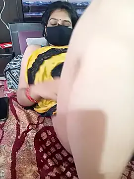 Dolce – webcam model profile photo Image 6